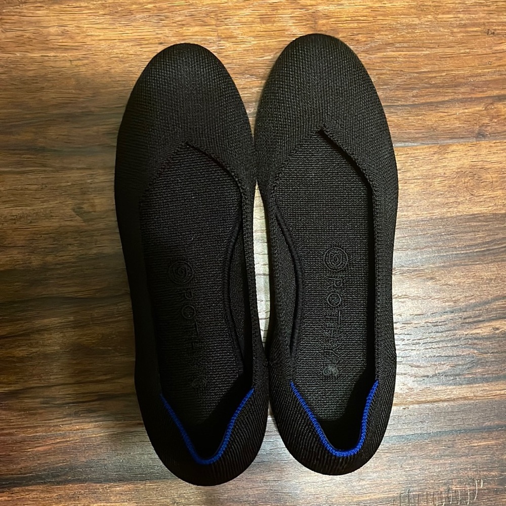 Rothy’s round toe in black Womens Size 9